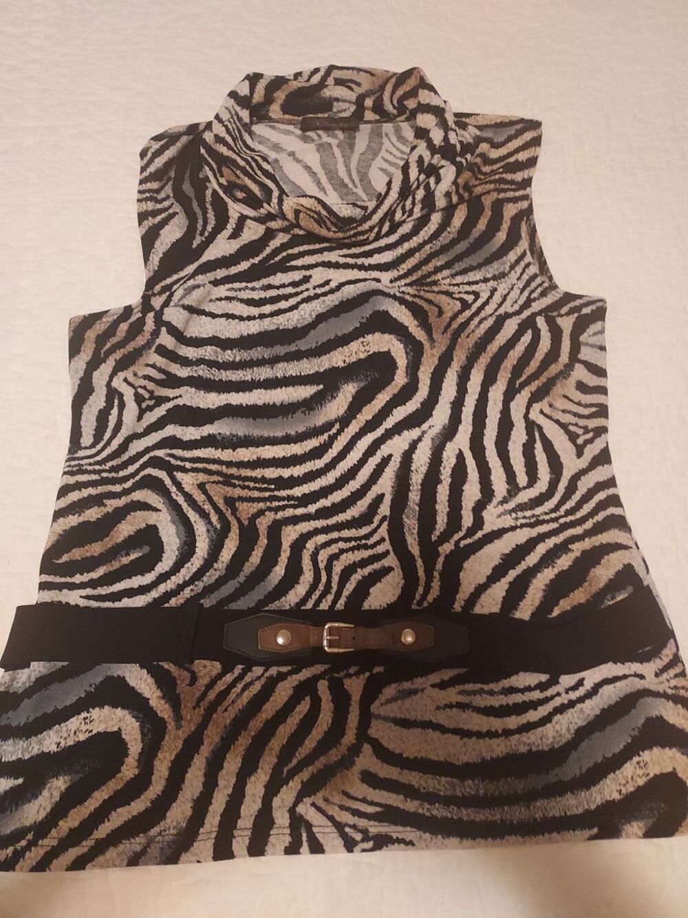 Bali Brand knit Top size Large X Large Animal print belt decoration Sleeveless